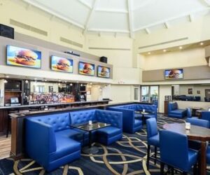 Alexis Park lobby bar