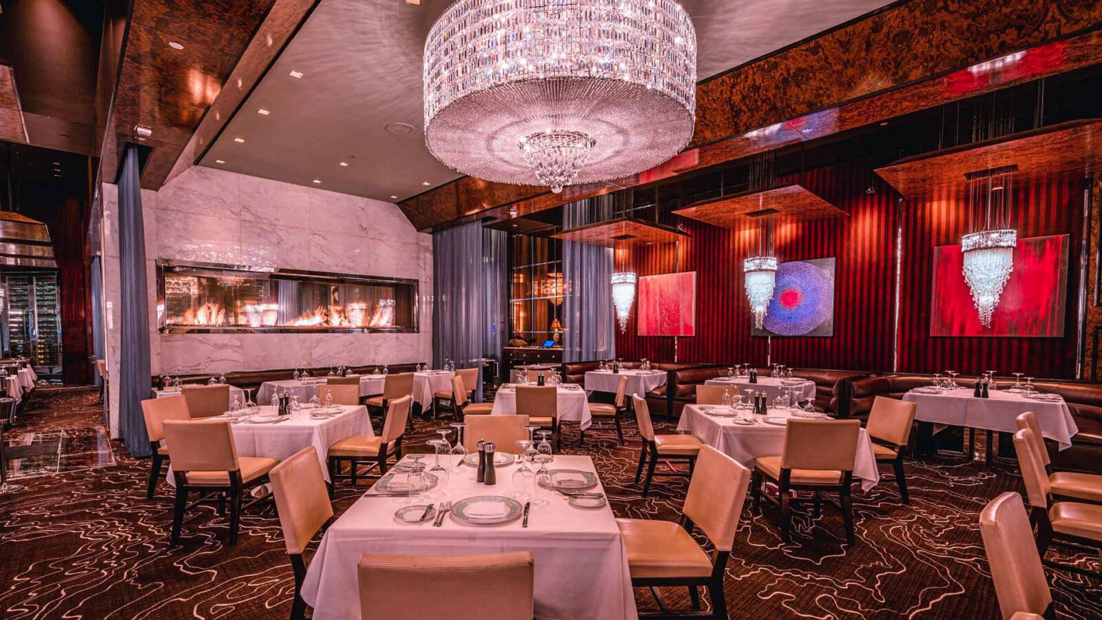 Dining Room of Hank's Fine Steaks and Martinis