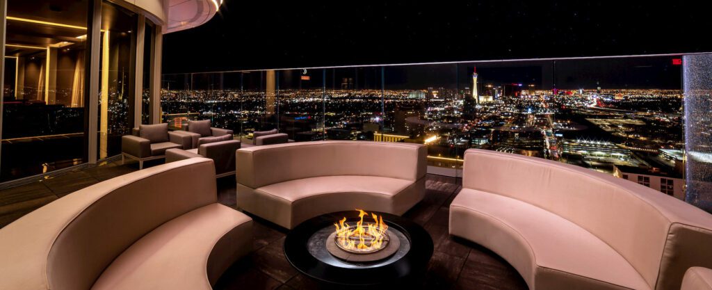 legacy-club-outdoor-seating-las vegas