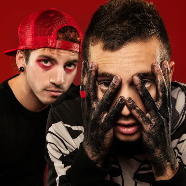 This is a photo of the band duo that is twenty one pilots