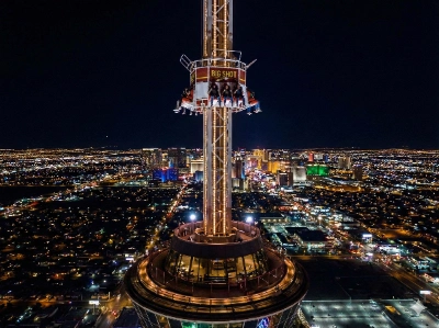 The Big Shot ride shooting up the Stratosphere Tower mast.