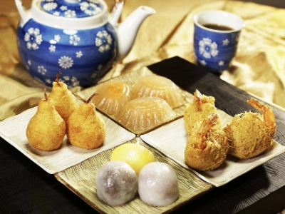 steaming basket of dim sum dumplings at ping pang pong las vegas
