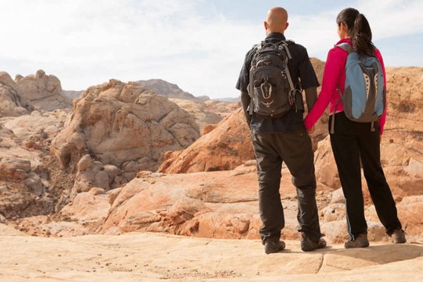 Love Hikes Red Rock Canyon Picture of hikers looking into the canyon