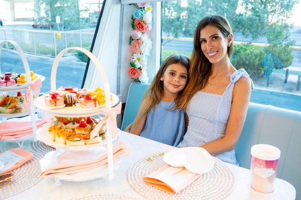 Cafe On The Strip Founder, Yolanda Drai, and her daughter 