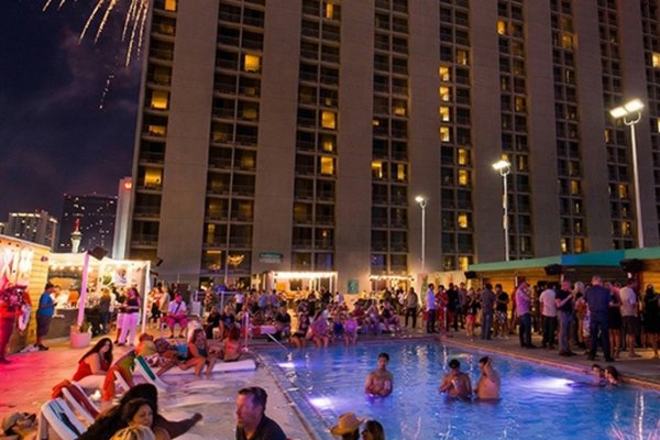 The Plaza Hotel & Casino Las Vegas The Weekend Fireworks Pool Party