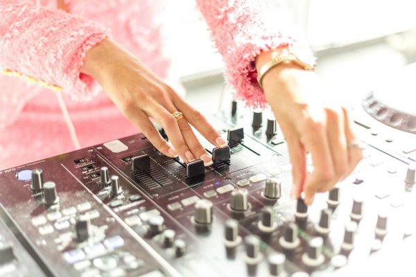 music mixer female dj