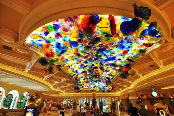 Dale Chihuly Fiori di Como glass ceiling sculpture in the Bellagio hotel lobby