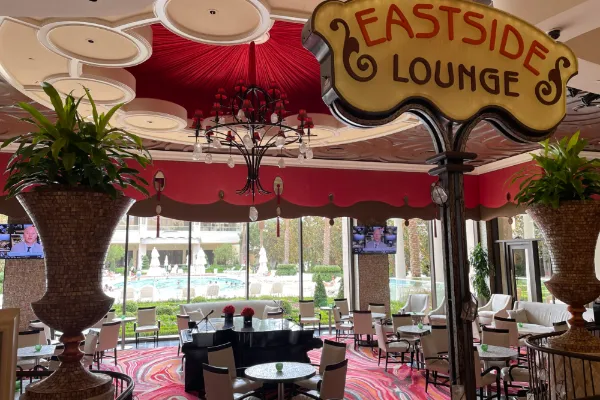 Dueling piano show at Eastside Lounge inside Encore Las Vegas