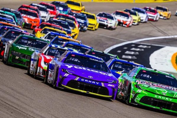 South Point 400 NASCAR Cup Series racing action at Las Vegas Motor Speedway.